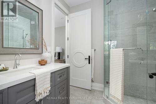 18 Wendell Avenue, Toronto, ON - Indoor Photo Showing Bathroom