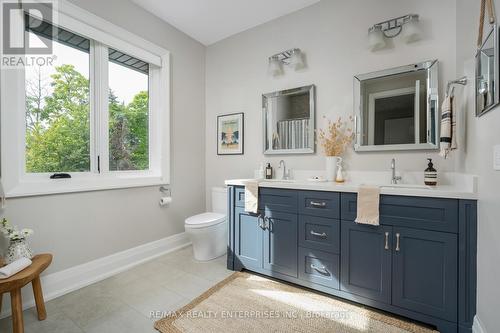 18 Wendell Avenue, Toronto, ON - Indoor Photo Showing Bathroom