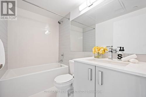 2202 - 30 Gibbs Road, Toronto, ON - Indoor Photo Showing Bathroom