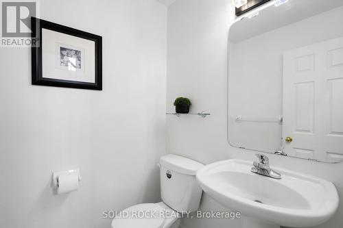 2011 Calico Crescent, Ottawa, ON - Indoor Photo Showing Bathroom