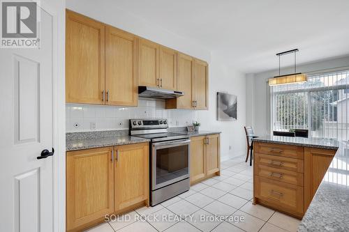 2011 Calico Crescent, Ottawa, ON - Indoor Photo Showing Kitchen