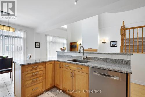 2011 Calico Crescent, Ottawa, ON - Indoor Photo Showing Kitchen