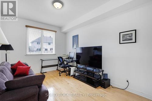 2011 Calico Crescent, Ottawa, ON - Indoor Photo Showing Living Room