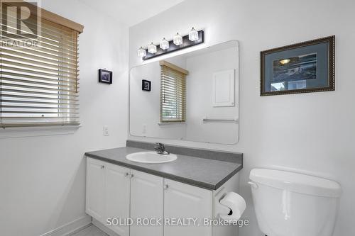 2011 Calico Crescent, Ottawa, ON - Indoor Photo Showing Bathroom