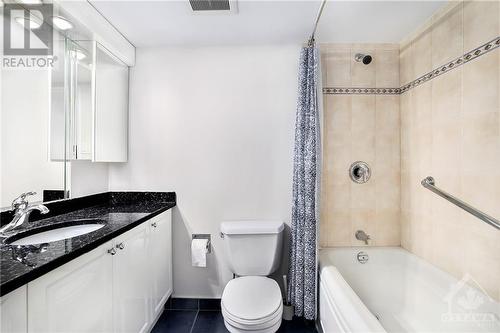 Updated primary bedroom 4 pc ensuite - 370 Dominion Avenue Unit#304, Ottawa, ON - Indoor Photo Showing Bathroom