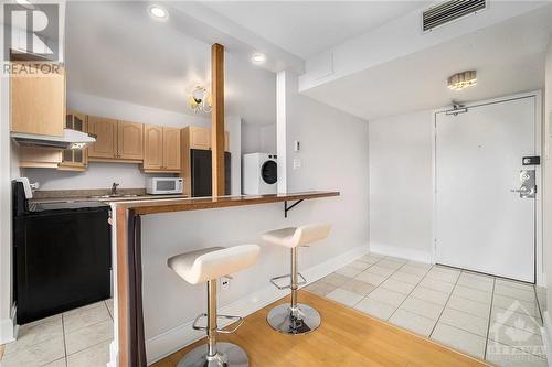 Bar stools included - 370 Dominion Avenue Unit#304, Ottawa, ON - Indoor Photo Showing Kitchen