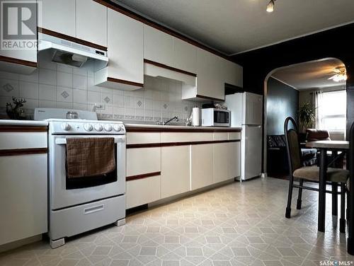 356 2Nd Avenue W, Melville, SK - Indoor Photo Showing Kitchen