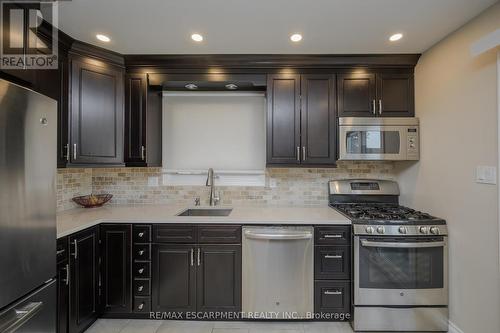 3521 Toffee Street, Burlington, ON - Indoor Photo Showing Kitchen With Upgraded Kitchen