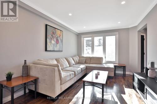 3521 Toffee Street, Burlington, ON - Indoor Photo Showing Living Room