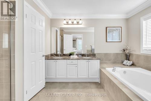 2486 Village Common Drive, Oakville, ON - Indoor Photo Showing Bathroom