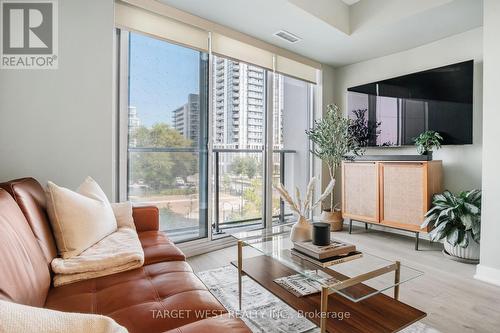 311 - 36 Zorra Street W, Toronto, ON - Indoor Photo Showing Living Room