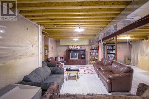 8 Gosling Street, Brampton, ON - Indoor Photo Showing Basement