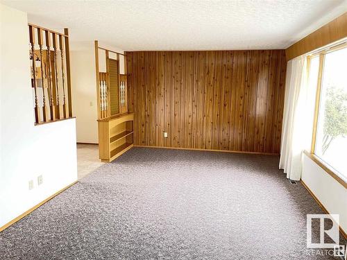 9811 99 St, Westlock, AB - Indoor Photo Showing Other Room