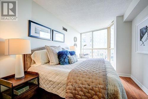 2008 - 1055 Bay Street, Toronto, ON - Indoor Photo Showing Bedroom