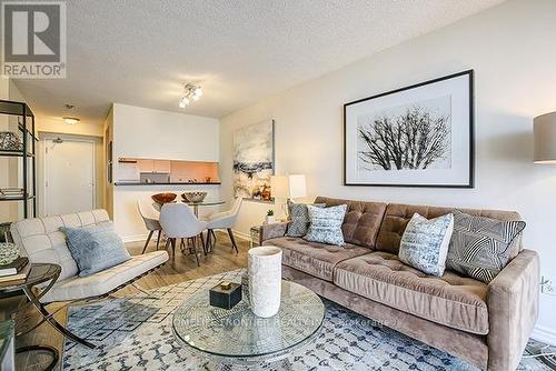 2008 - 1055 Bay Street, Toronto, ON - Indoor Photo Showing Living Room