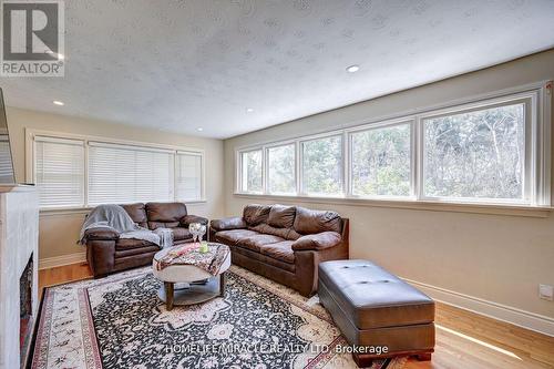 1235 Old River Road, Mississauga, ON - Indoor Photo Showing Living Room