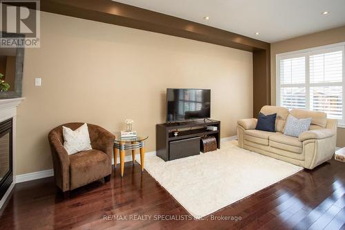 4802 Bluefeather Line, Mississauga (Hurontario), ON - Indoor Photo Showing Living Room With Fireplace