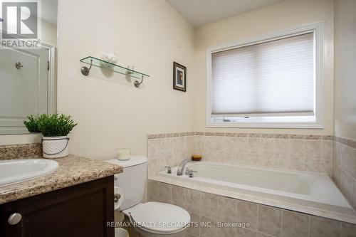 4802 Bluefeather Line, Mississauga, ON - Indoor Photo Showing Bathroom