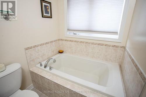 4802 Bluefeather Line, Mississauga, ON - Indoor Photo Showing Bathroom