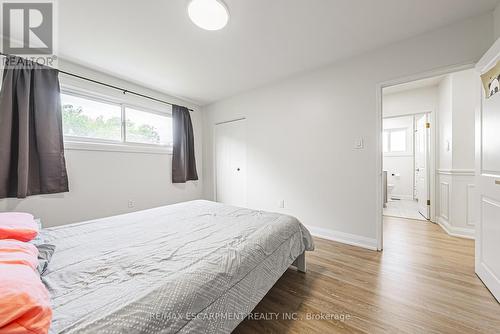 96 Cardinal Drive, Hamilton, ON - Indoor Photo Showing Bedroom