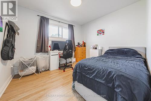 96 Cardinal Drive, Hamilton, ON - Indoor Photo Showing Bedroom