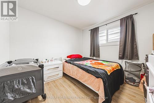 96 Cardinal Drive, Hamilton, ON - Indoor Photo Showing Bedroom