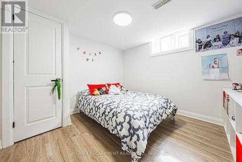 96 Cardinal Drive, Hamilton, ON - Indoor Photo Showing Bedroom