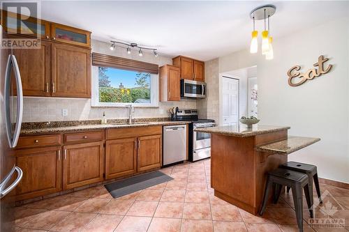 64 Beechmont Crescent, Ottawa, ON - Indoor Photo Showing Kitchen With Stainless Steel Kitchen