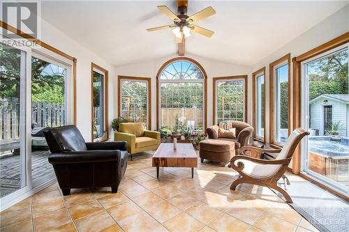 64 Beechmont Crescent, Ottawa, ON - Indoor Photo Showing Living Room