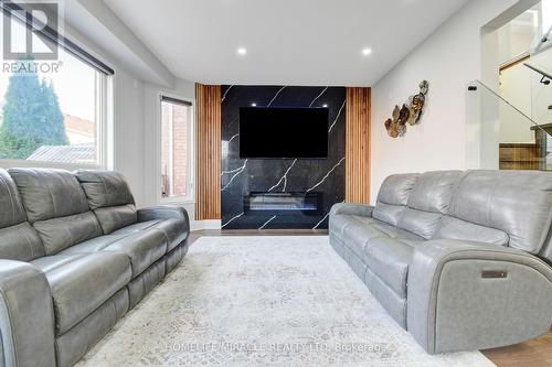 45 Williamson Drive, Brampton, ON - Indoor Photo Showing Living Room