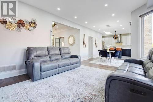 45 Williamson Drive, Brampton, ON - Indoor Photo Showing Living Room