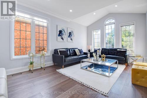 45 Williamson Drive, Brampton, ON - Indoor Photo Showing Living Room