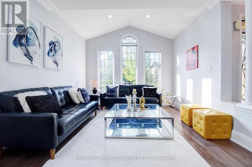 45 Williamson Drive, Brampton, ON - Indoor Photo Showing Living Room