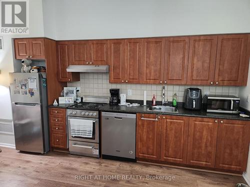 115 - 231 Fort York Boulevard, Toronto (Waterfront Communities), ON - Indoor Photo Showing Kitchen