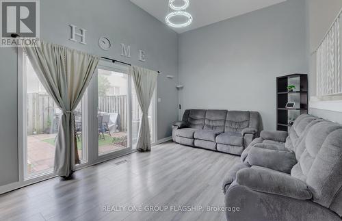 107 - 11 Harrisford Street, Hamilton (Red Hill), ON - Indoor Photo Showing Living Room