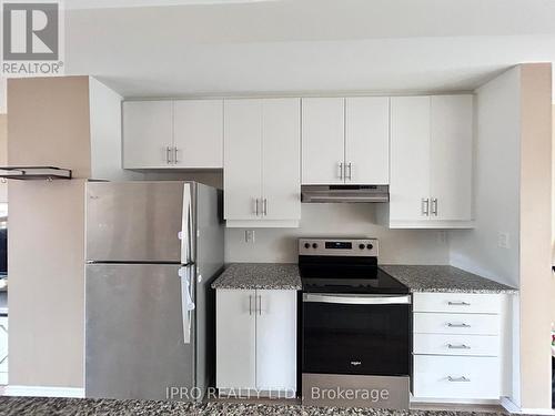 2664 Magdalen Path, Oshawa, ON - Indoor Photo Showing Kitchen With Stainless Steel Kitchen