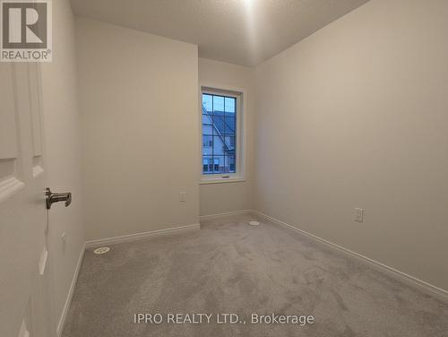 2664 Magdalen Path, Oshawa, ON - Indoor Photo Showing Other Room