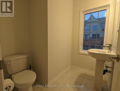 2664 Magdalen Path, Oshawa, ON - Indoor Photo Showing Bathroom