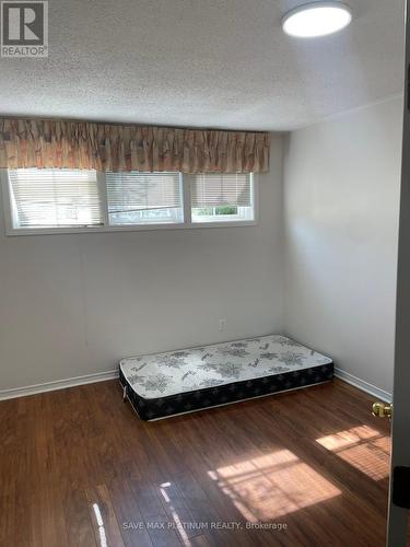 24 Limerick Lane, Brantford, ON - Indoor Photo Showing Bedroom