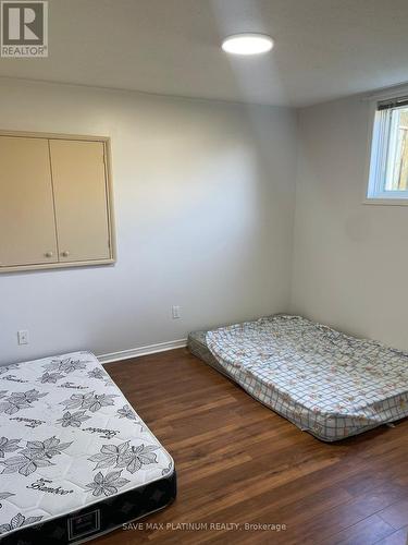 24 Limerick Lane, Brantford, ON - Indoor Photo Showing Bedroom