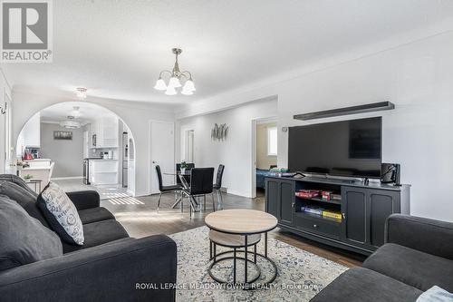 36 Fawell Avenue, St. Catharines, ON - Indoor Photo Showing Living Room