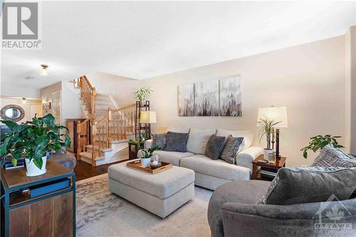 29 Wallsend Avenue, Ottawa, ON - Indoor Photo Showing Living Room