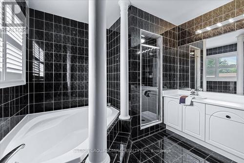 64 Adirondack Dr Drive, Vaughan, ON - Indoor Photo Showing Bathroom