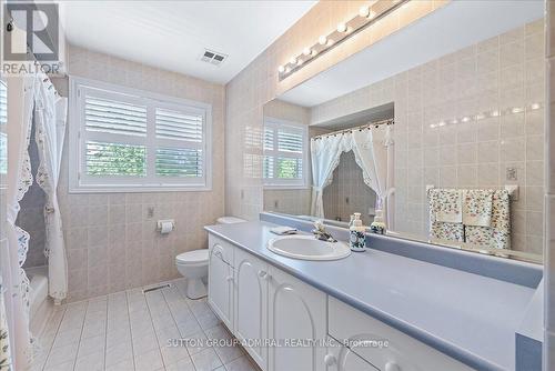 64 Adirondack Dr Drive, Vaughan, ON - Indoor Photo Showing Bathroom