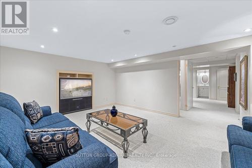 64 Adirondack Dr Drive, Vaughan, ON - Indoor Photo Showing Living Room