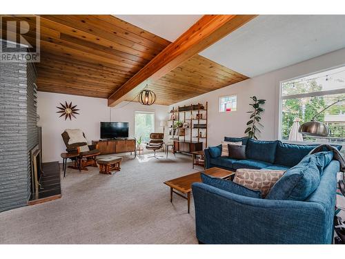 1559 Alward Street, Prince George, BC - Indoor Photo Showing Living Room