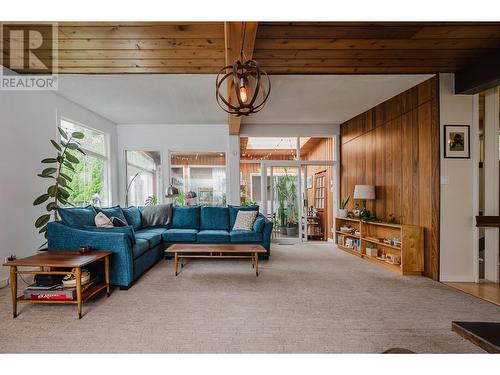 1559 Alward Street, Prince George, BC - Indoor Photo Showing Living Room