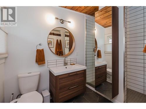 1559 Alward Street, Prince George, BC - Indoor Photo Showing Bathroom