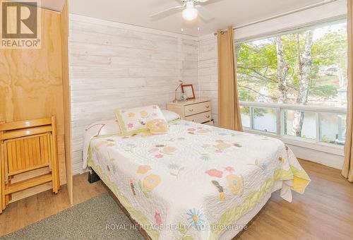 1020 Sunset Boulevard, Gravenhurst, ON - Indoor Photo Showing Bedroom