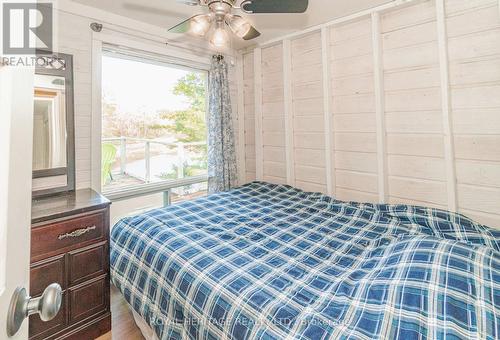 1020 Sunset Boulevard, Gravenhurst, ON - Indoor Photo Showing Bedroom